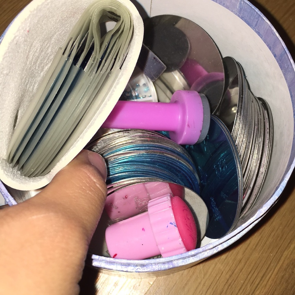 LOT OF NAIL ART STAMPING STENCILS